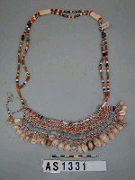 藏品(垂背珠串胸飾)的圖片